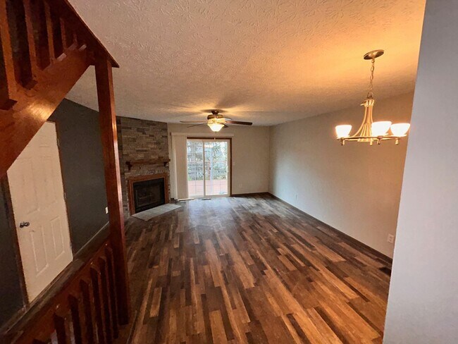 Building Photo - 2-Bedroom Unit in Blacklick