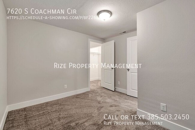 Building Photo - 7620 Coachman Cir