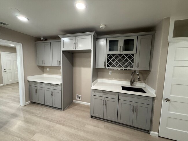 Building Photo - Charming Home in Woodland