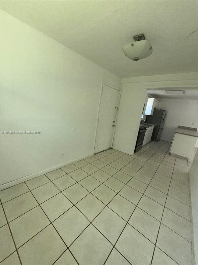 Building Photo - 1545 NE 128th St