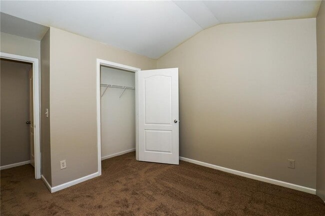 Building Photo - 6926 Rogers Point