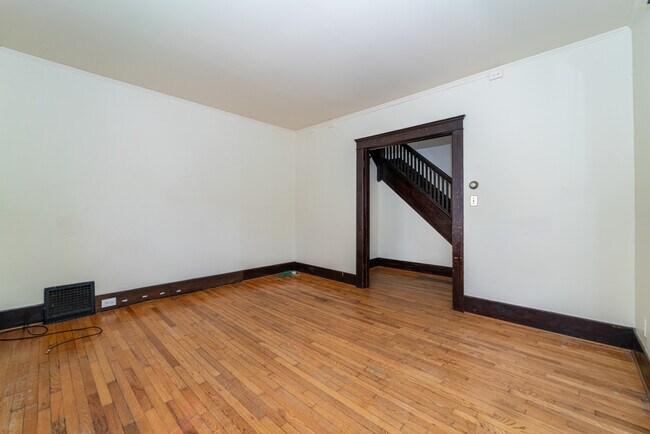 Building Photo - 117 Adams St