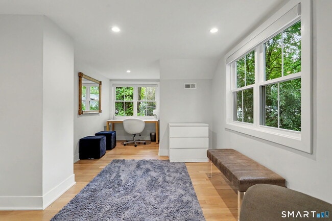 Building Photo - 8 Kirock Pl
