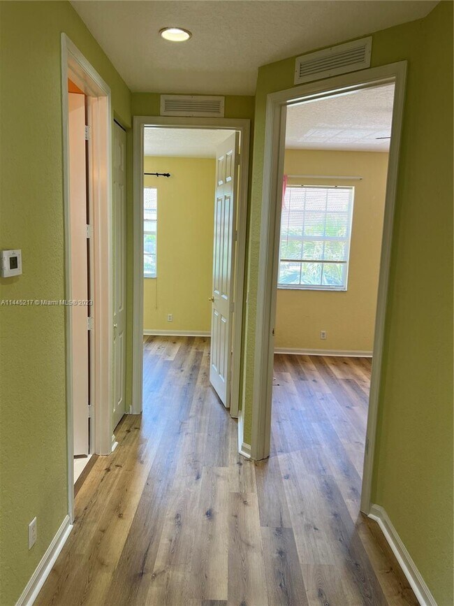 Building Photo - 4439 Regal Ct