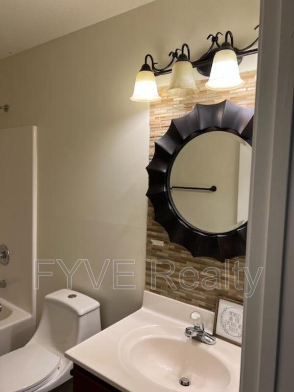 Building Photo - 2426 Middlebrook Ridge Ln