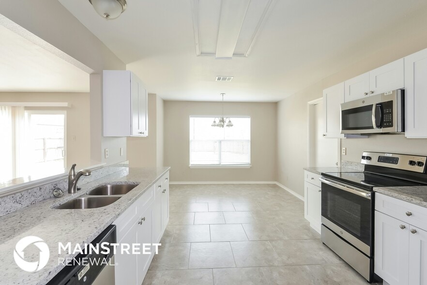 Building Photo - 8014 Chestnut Bluff Dr