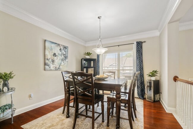 Building Photo - Woodbury Falls Luxury Townhome