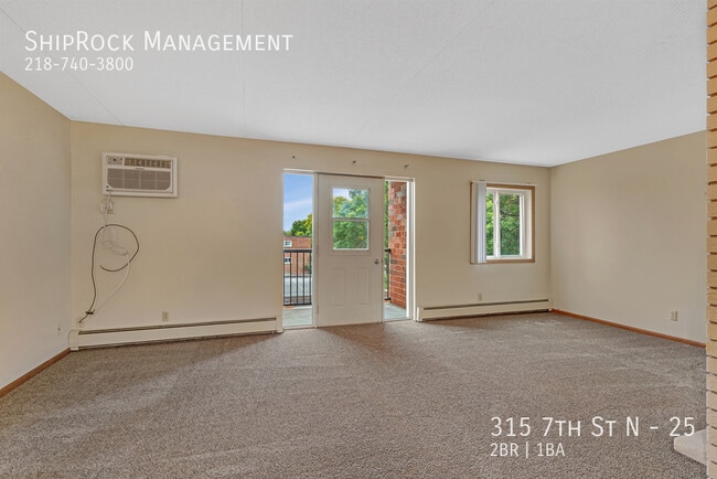 Building Photo - 315 7th St N