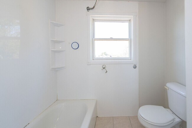 Building Photo - 3071 Neisel Ave
