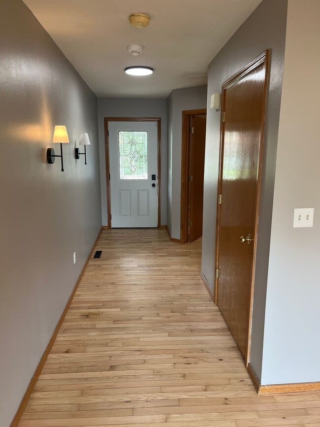 Building Photo - Sit Back, Relax. Your New home Awaits.