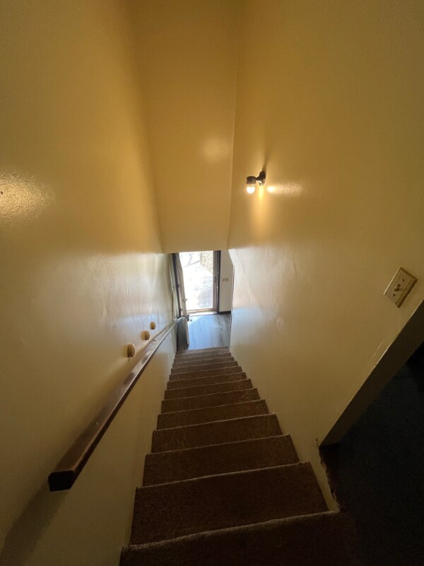 Building Photo - 147 Woodland Dr