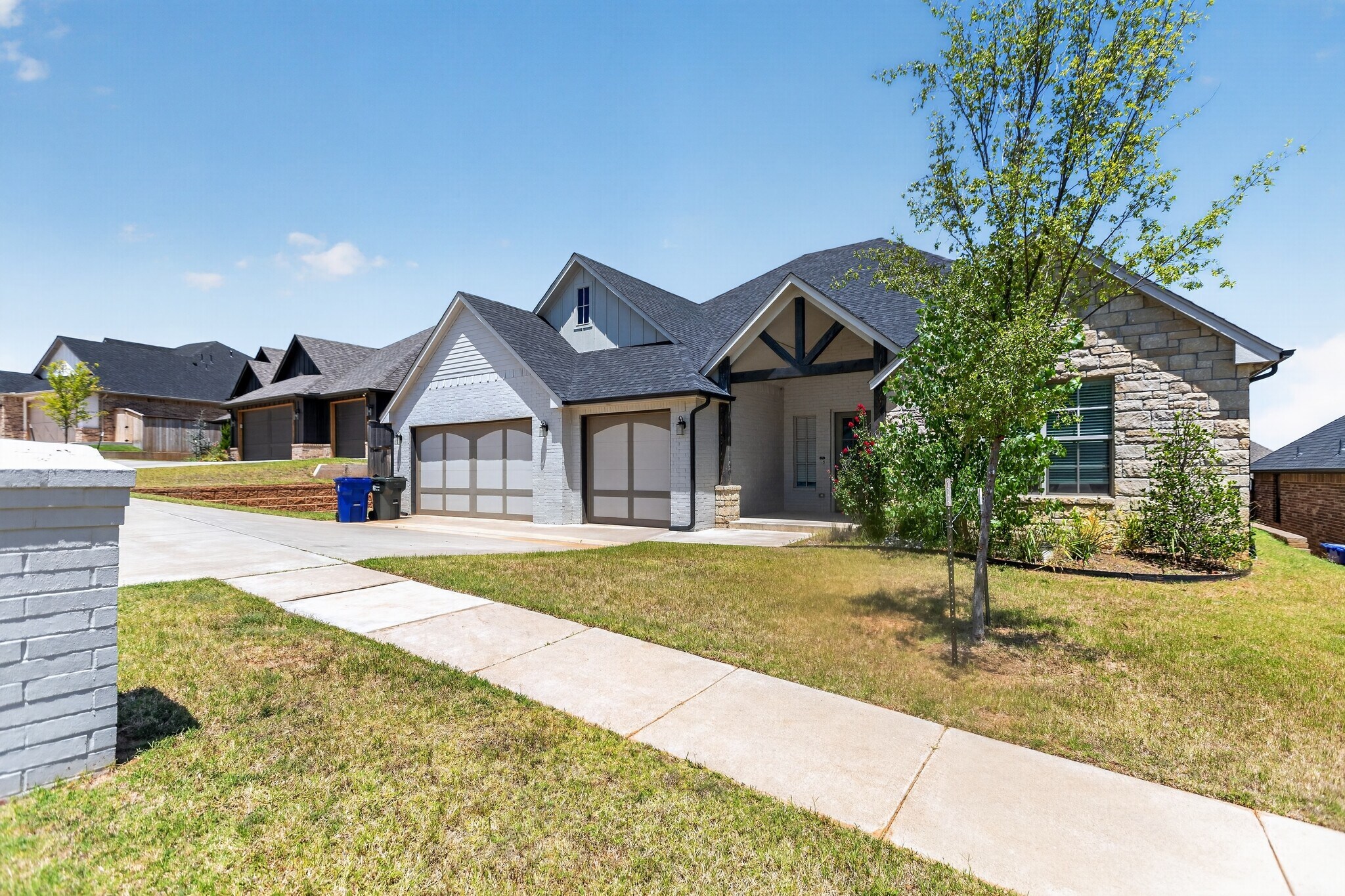 Building Photo - 709 Timber Trl