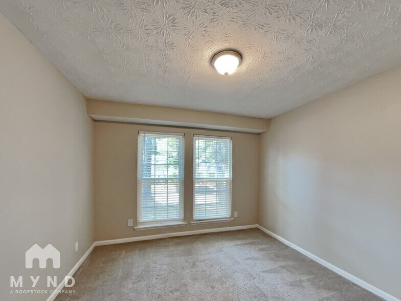 Building Photo - 264 Fennel Wy SW
