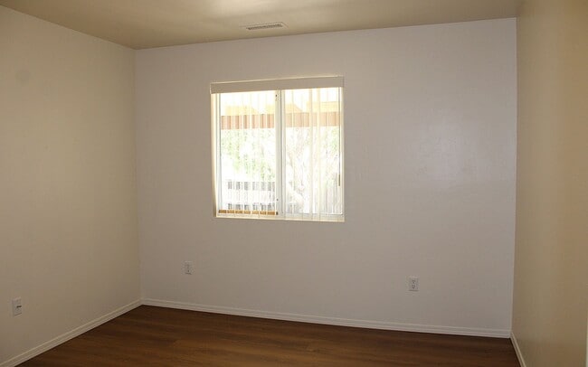 Building Photo - 6181 N Rockland Dr