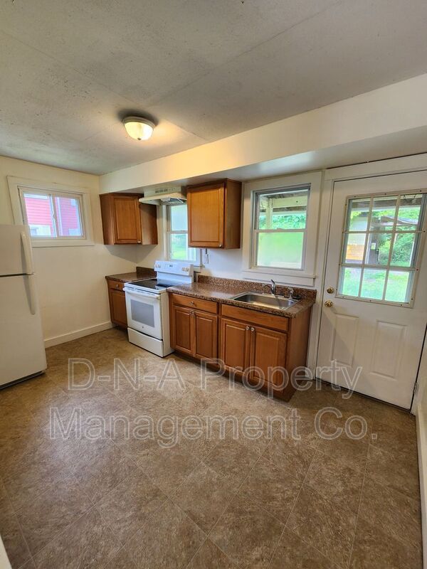 Building Photo - 2427 PA-390
