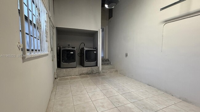 Building Photo - 4765 N Miami Ave