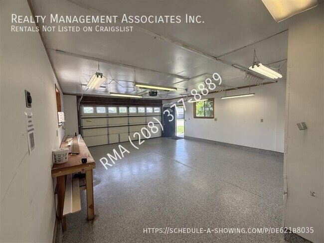 Building Photo - 3540 S Summerset Way
