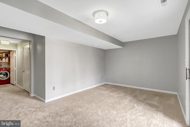 Building Photo - 14716 Grobie Pond Ln