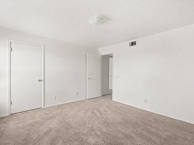 Building Photo - 3869 Montgomery Blvd NE