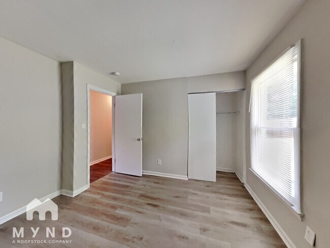 Building Photo - 730 Dunbrook Ln