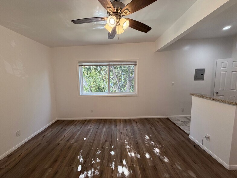 Building Photo - 12017 Washington Pl