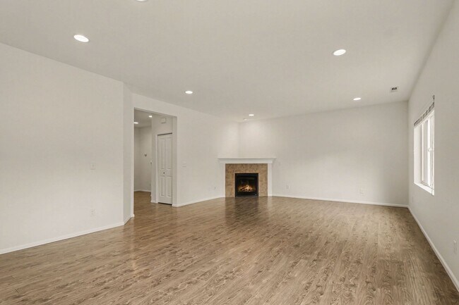 Building Photo - 3005 Eagle Loop NE