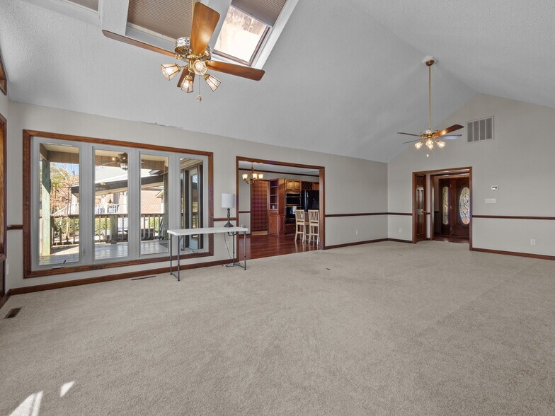 Building Photo - 138 White Oak Bluff Rd