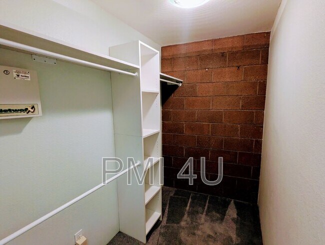 Building Photo - 4105 Bay Ct NE