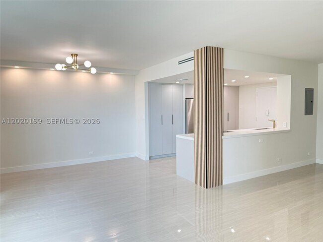 Building Photo - 5055 Collins Ave