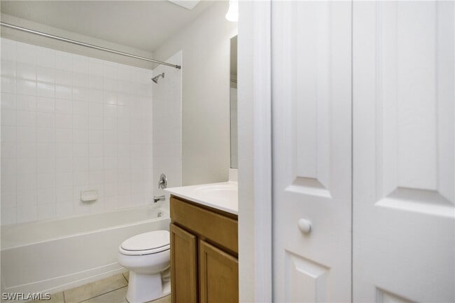 Building Photo - 9089 Gervais Cir