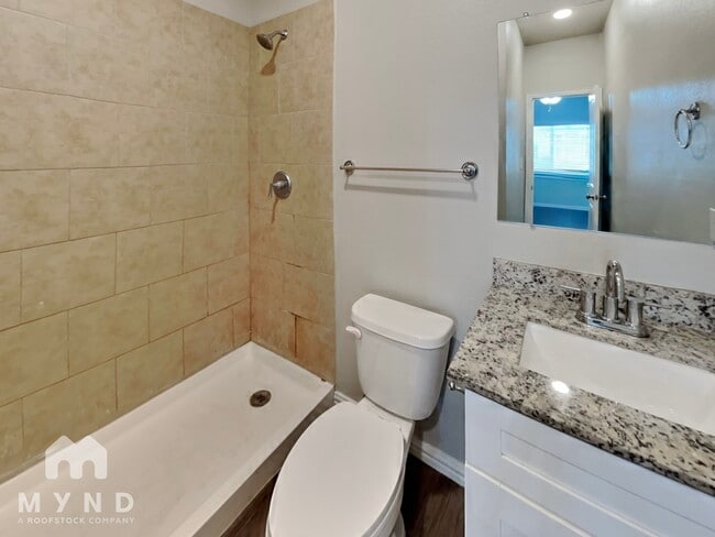 Building Photo - 3261 Karen St