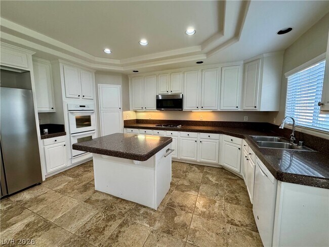 Building Photo - 6586 W Diablo Dr
