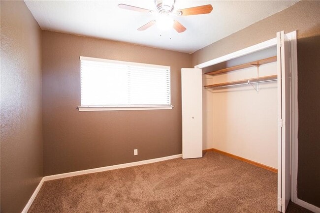 Building Photo - 309 Juniper Dr