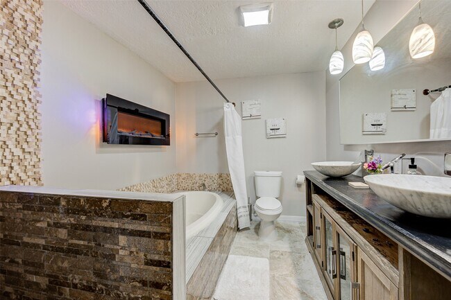 Building Photo - 1207 Archer St