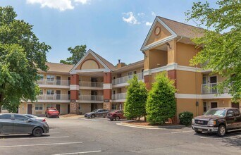 Building Photo - Furnished Studio-Greensboro - Wendover Ave. - Big Tree Way