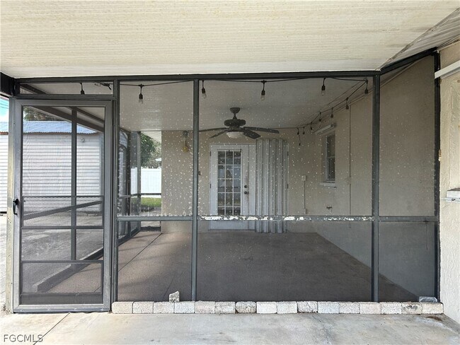 Building Photo - 2128 SE 4th St