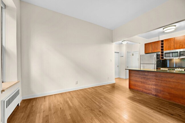 Building Photo - 1378 York Ave
