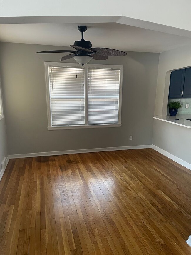 Building Photo - Charming Custom Home in Miller Beach!