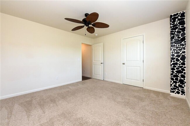 Building Photo - 4255 Sunflower Cir