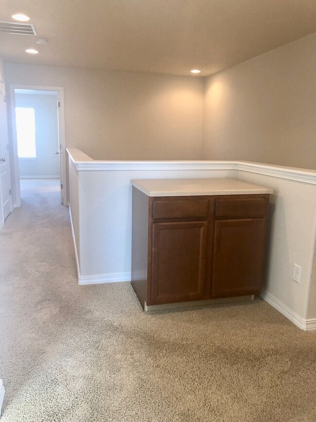 Building Photo - BEAUTIFUL 3-BEDROOM TOWNHOME IN AWARD-WINNING WOLF RANCH - Security Deposit Waiver Available