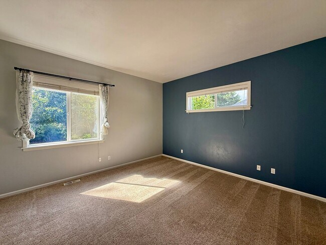 Building Photo - $500.00 OFF Move In Costs Special!