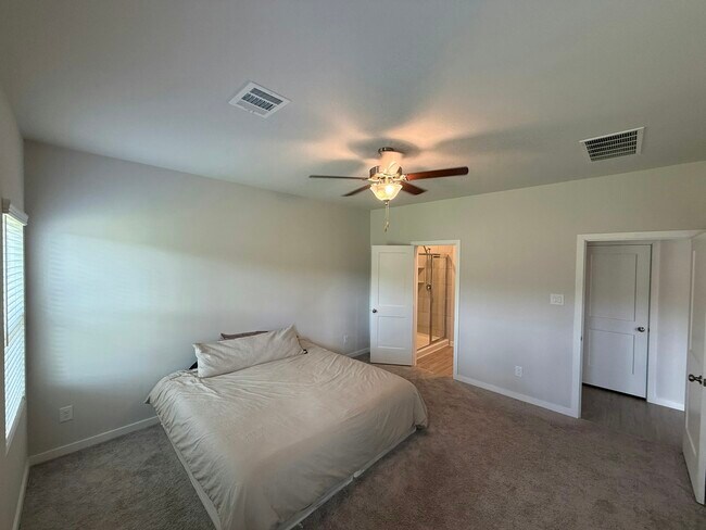 Building Photo - 25105 Pomegranate Pl