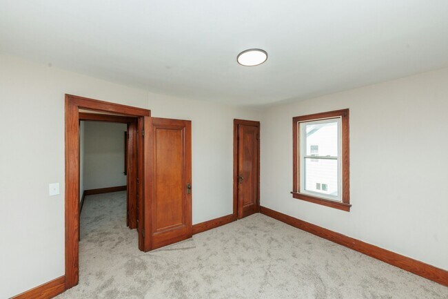Building Photo - 2233 E 33rd St