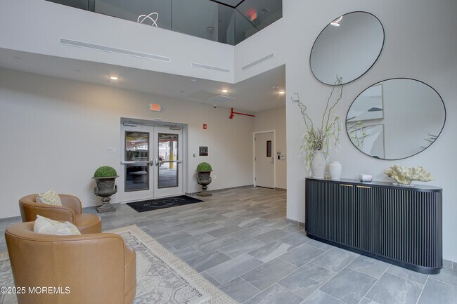 Building Photo - 272 Willow Ave