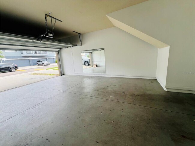 Building Photo - 6570 S Goldenrod Rd