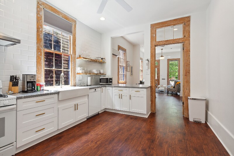 Building Photo - 927 Bordeaux St