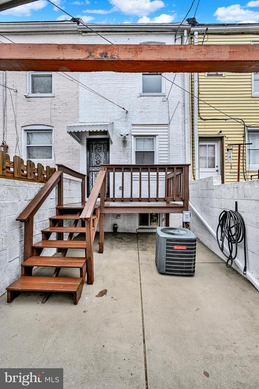 Building Photo - 127 N Glover St