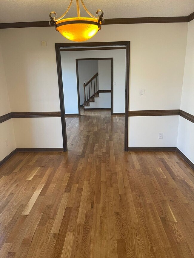 Building Photo - LAKE SHORES