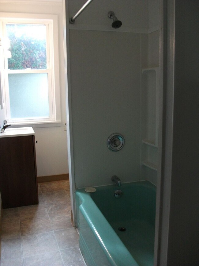 Building Photo - 316 Highland Ave