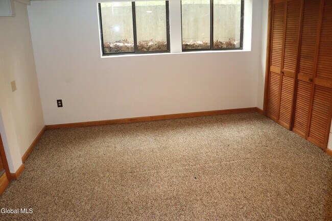Building Photo - 98 Beaver Dam Rd